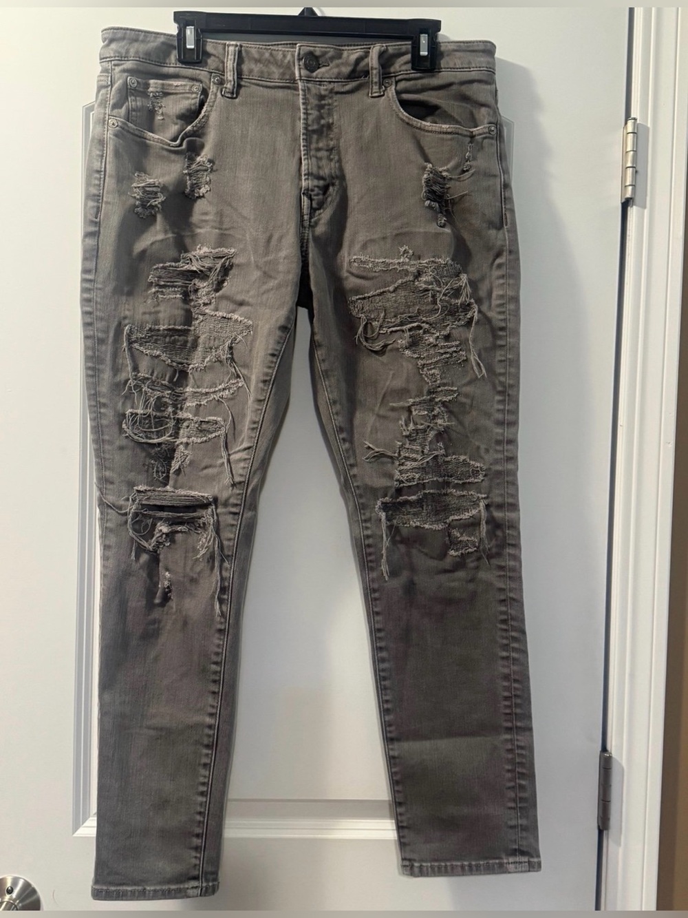 AE American Eagle Distressed Athletic Skinny Jeans Size 34x30